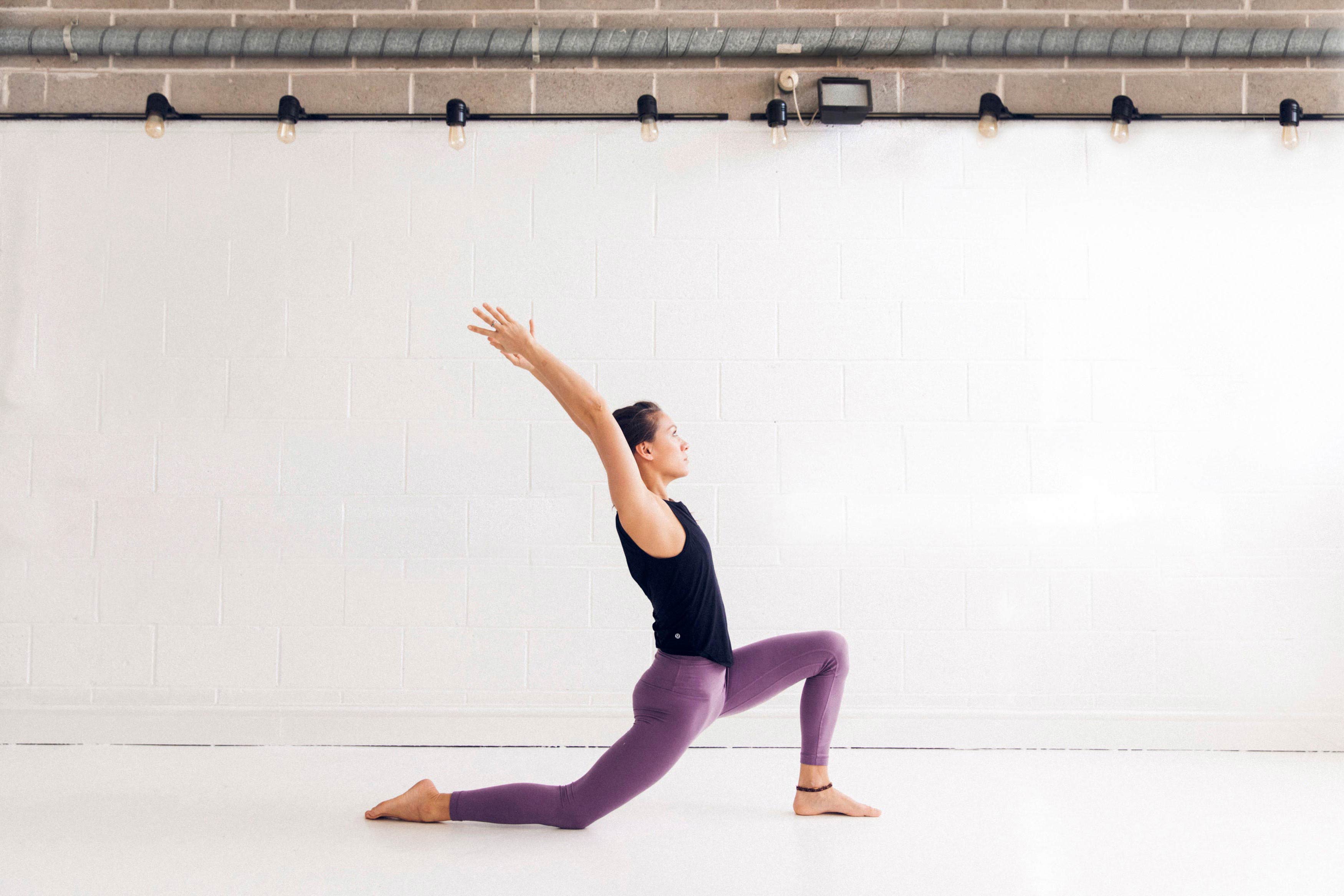 Yoga pose: Lunge - Today's Parent